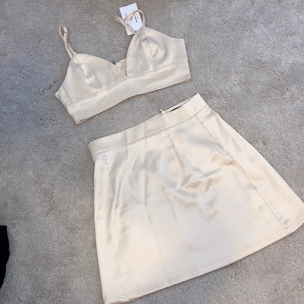 NWT CREAM SKIRT